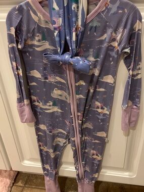 Little Sleepies Ice Princess zippy and bow